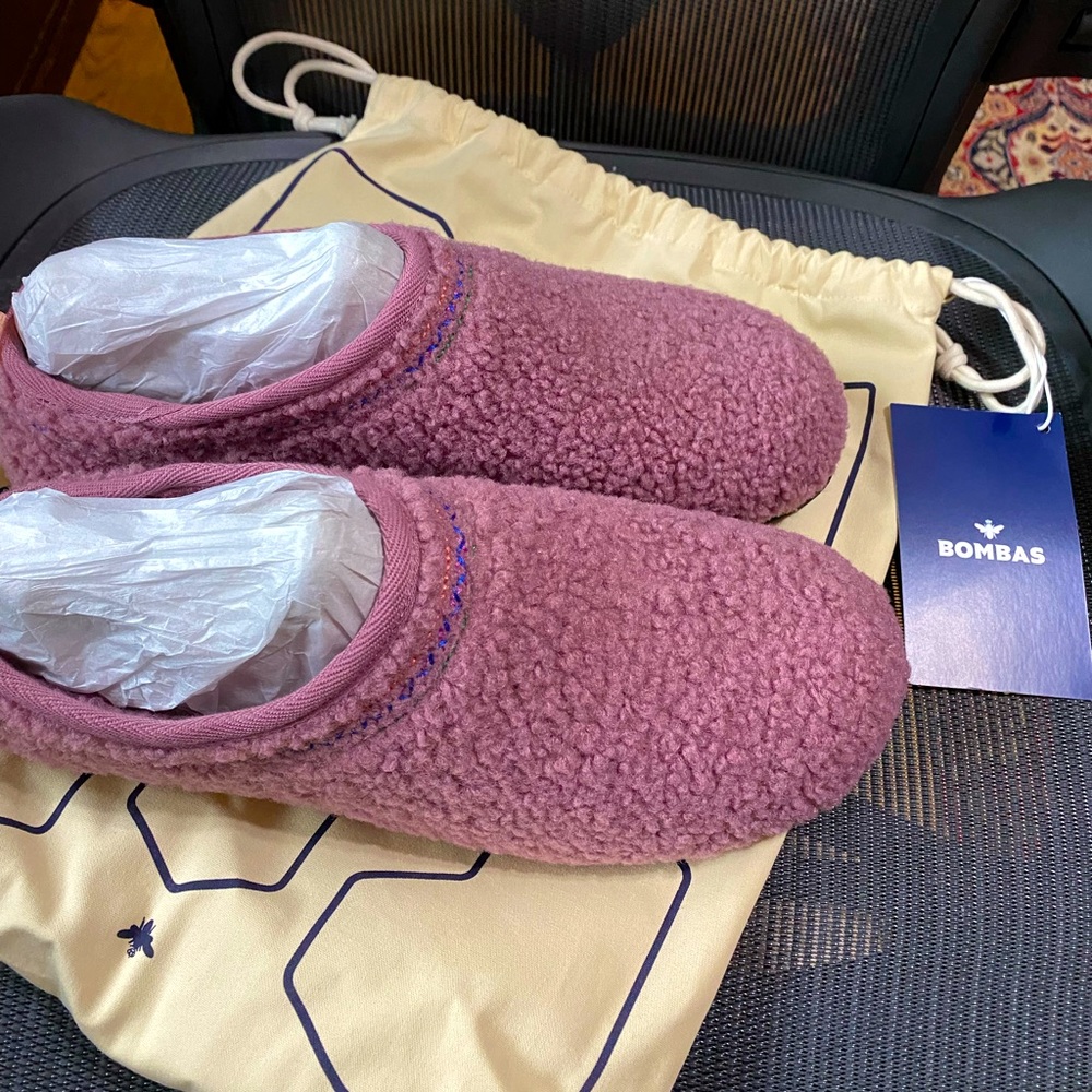 NWT Bombas Purple Fuzzy Sunday Slippers Women’s Size 11